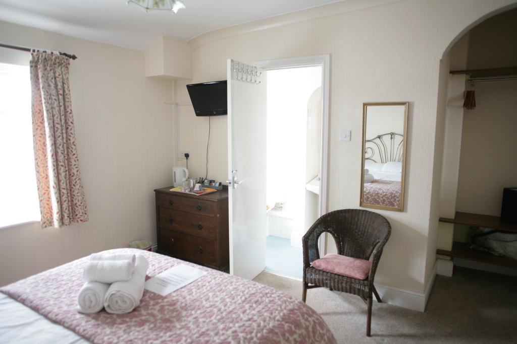Hamilton Court Hotel Честер Екстер'єр фото