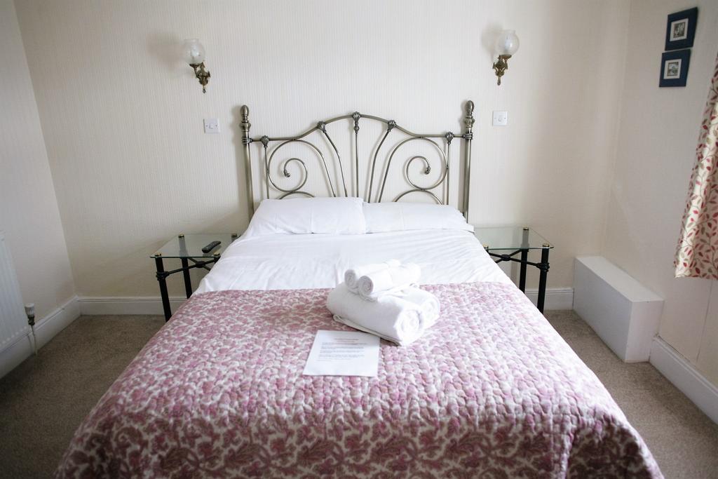 Hamilton Court Hotel Честер Екстер'єр фото