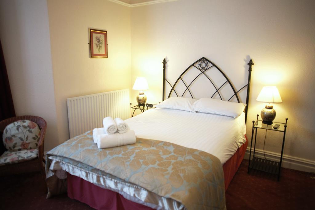 Hamilton Court Hotel Честер Екстер'єр фото