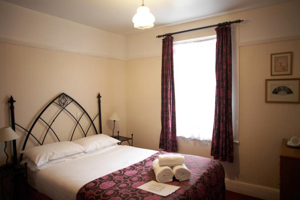 Hamilton Court Hotel Честер Екстер'єр фото