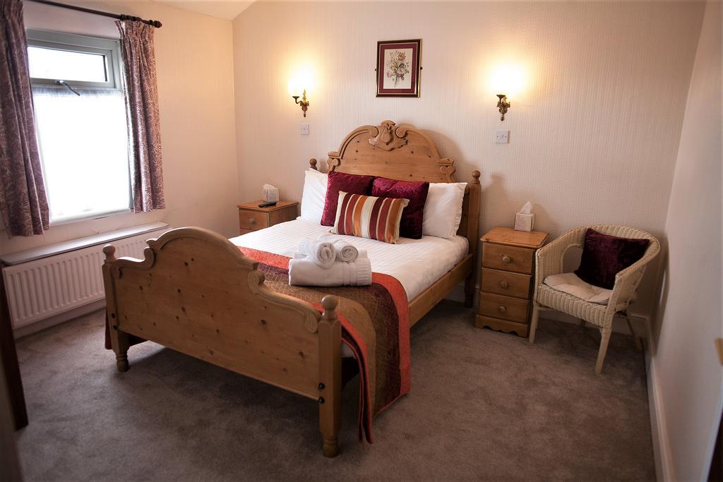 Hamilton Court Hotel Честер Екстер'єр фото