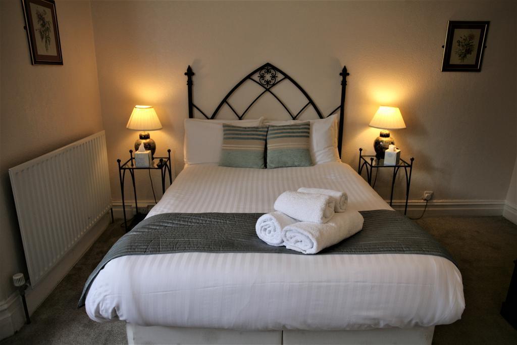Hamilton Court Hotel Честер Екстер'єр фото