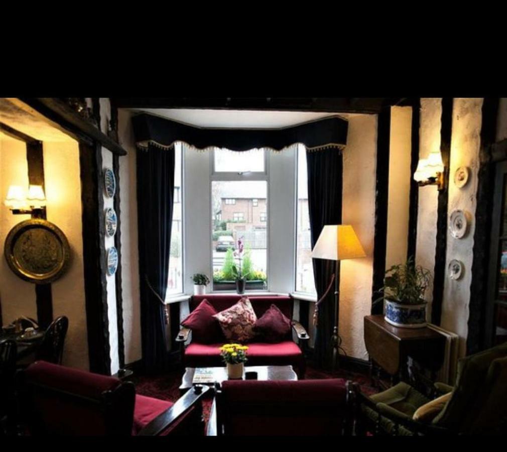 Hamilton Court Hotel Честер Екстер'єр фото